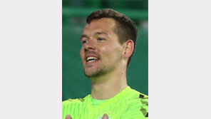 일류첸코 2골 전북, 난타전 끝 선두로