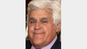 ‘개고기 먹는 한국인’ 조롱 美방송인 레노, 뒤늦은 사과