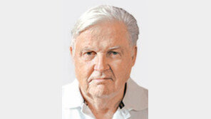 노벨상 수상한 ‘유로화의 아버지’ 로버트 먼델 별세