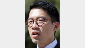 홍콩 ‘우산혁명’ 주도 네이선 로, 英서 망명 허가