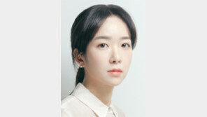 흙수저 여성의 코인열차 탑승기… “코인 실제가격 그래프 그려놓고 작품 썼죠”