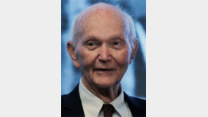 ‘달의 뒤편’ 처음 관측한 아폴로 11호 조종사 별세