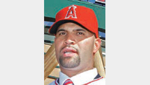 [스포츠 단신]ML 현역 최다홈런 푸홀스, 에인절스서 방출