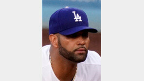 ‘방출’ 푸홀스, 다저스 첫날 선발출장 적시타