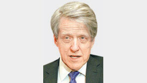 ‘서브프라임 부실 예언’ 실러 교수 “부동산-주식-가상화폐 거품”