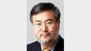 軍사망사고진상규명위원장 송기춘씨 文대통령, 장-차관급 5명 인사