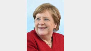 9월 퇴임 메르켈 ‘15번째 G7’… 각국 언론 “美대통령 제치고 핵심 역할” 