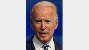 바이든 “자유 원하는 쿠바 국민 지지… 수십년 압제 벗어나야”