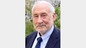 “시장만 강조한 신자유주의… 팬데믹 대응 어려워져”