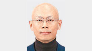 ‘文정부 비판’ 前문체부 국장 파면취소 訴 승소 