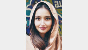 아프간 여성들 “탈레반엔 총… 우리에겐 앱 있다” 