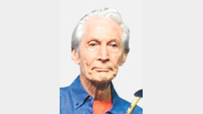 ‘롤링스톤스’ 드러머 와츠 별세