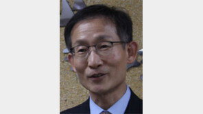 경찰위원회 위원장 김호철 씨