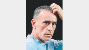 훤히 읽혀버린 ‘벤투표 빌드업’ 중동 모래바람 뚫기엔 느리다