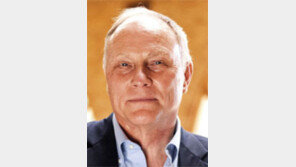 “새벽 노벨상 전화받고 장난인줄 알았다”