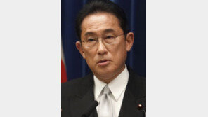 ‘비둘기파’ 日기시다, 공약집에 잇단 강경책… “변절” 목소리