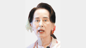 미얀마 군부, 아웅산 수지 첫 판결서 징역 4년… 남은 혐의 유죄판결 땐 형량 100년 넘을 수도