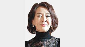 배우 윤석화, 카자흐 국립예술대 名博