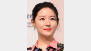 “우크라 국민들, 희망 잃지 말길” 배우 이영애 1억 기부