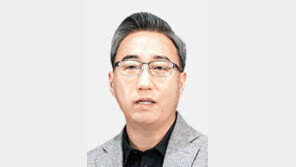 카뱅 윤호영 대표, 연봉 98억… 국내 은행장 1위 