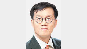 이창용 “성장-물가-금융안정 고려해 통화정책 운영”