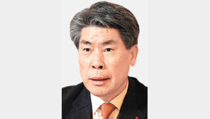 윤종원 ‘OECD 중기금융’ 공동의장에