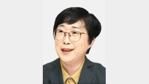 코로나의 어둠 속에서 희망 찾아내… 영랑시문학상에 나희덕 ‘가능주의자’