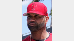 친정 STL 돌아온 푸홀스, 22시즌 연속 개막전 선발