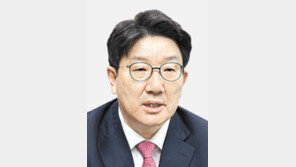 권성동 “대통령에 할말 하는 원내대표 될 것” 