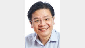 리셴룽 싱가포르 총리 후계자에 40대 웡 재무장관 