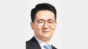 조원태 “해외여행객에 PCR 요구는 난센스… 한국정부, 항공기탑승객 코로나규제 풀어야” 