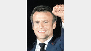佛 마크롱 재선… 美-유럽 ‘反러 연대 유지’에 안도 