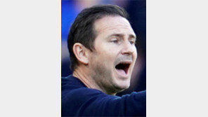 68년 만에 2부행 위기… EPL 에버턴, 생존게임