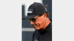 “슈퍼리그 출전하려는 미컬슨, 382억 미리 받았다”