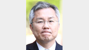 최강욱, 화상회의서 동료의원에 성희롱 발언 논란 