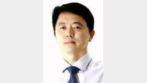 [이기홍 칼럼]지지율 압도하는 혐오도… 文의 실패는 尹의 반면교사