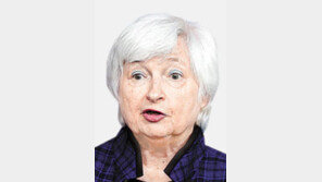 옐런 ‘인플레 오판’ 시인… “예상못한 큰 충격 닥쳐”