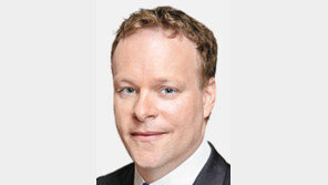 CNN 새 CEO “시청자 놀라게 하는 속보 남발 말자” 