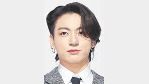BTS 정국, 美싱어송라이터 푸스와 24일 협업곡 발표 