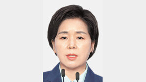 與 반도체 특위 위원장에 민주당 출신 양향자 “경제안보에 여야-이념 따로 없어 맡기로 수락” 