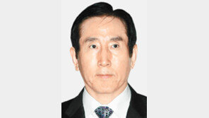 ‘MB정부 댓글공작’ 조현오 징역 1년6개월 확정