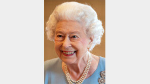 “엘리자베스 英여왕 건강 우려스러워” 