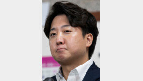 이준석 ‘성접대 의혹-알선수재’ 불송치… 증거인멸 교사-무고 혐의는 계속 수사