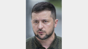 젤렌스키 “러 안보리 상임국 박탈-전범 처벌해야”