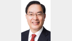 [단독]하윤수 부산교육감, ‘불법기부’ 혐의 입건