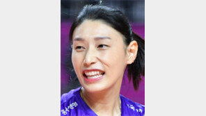 2년 만에 돌아온 김연경, 18득점 펄펄 날아
