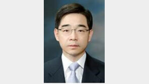 ‘대장동 연루’ 권순일 前대법관 변호사 등록 신청… 변협 “후배들 눈살 찌푸려… 자진철회를” 