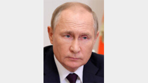 본토 공격당한 푸틴 ‘핵전쟁’ 공개 위협 “핵도 반격 수단… 휘두르고 싶진 않다”