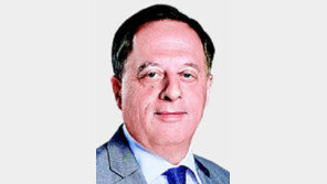 “BBC회장, 존슨 총리 대출 알선뒤 자리 오른 의혹”