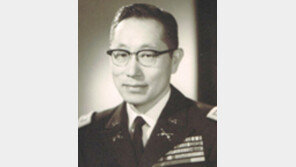 ‘美 전쟁영웅’ 한국계 故 김영옥 대령 의회 금메달 수여 재추진